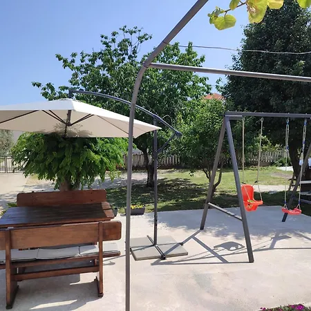 Kiara Каштела