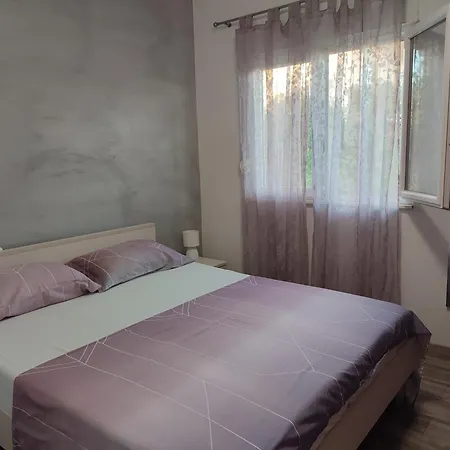 Kiara Каштела